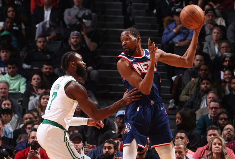 队报：尽管梅西在美职联表现出色，但足球在美国依然地位轻微（队报：梅西高光难改现状，足球在美国仍显小众）