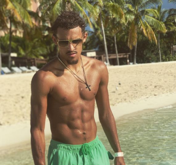 【巴萨】——拉菲尼亚的妻子（巴萨球员拉菲尼亚之妻）