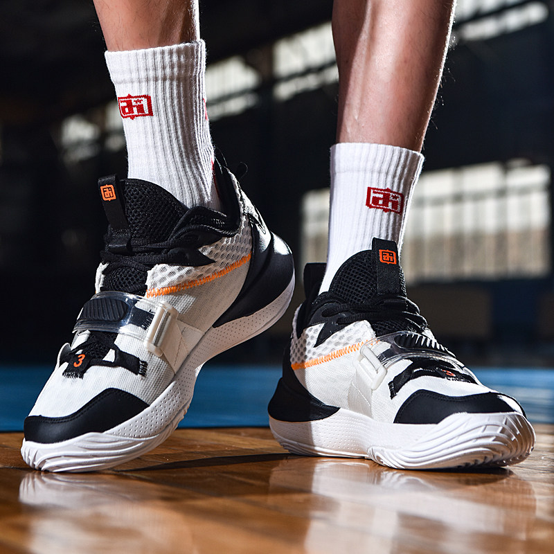 球星赛后感谢队友：这是团队的胜利（球星赛后致谢队友：胜利属于整个团队）