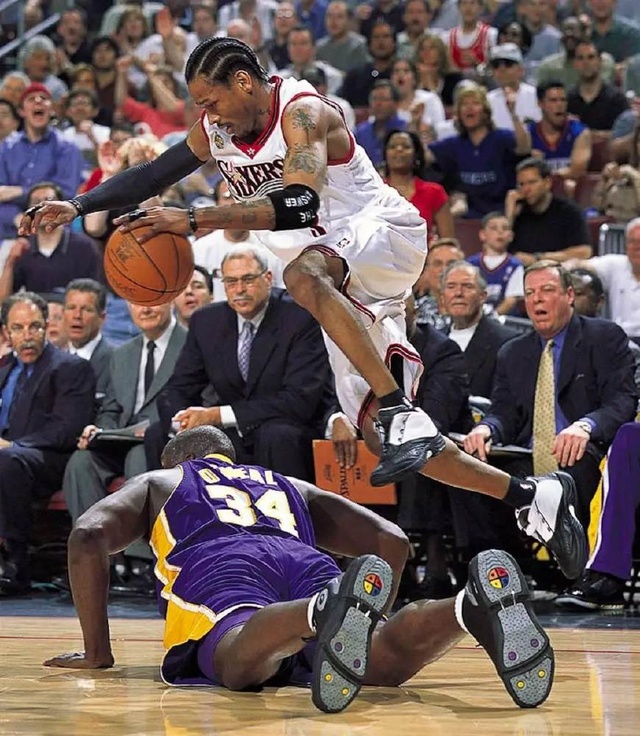 半场战报：美因茨1-0云达不莱梅，西尔万-威德默破门（半场比分：美因茨1比0领先云达不莱梅，西尔万-威德默建功）