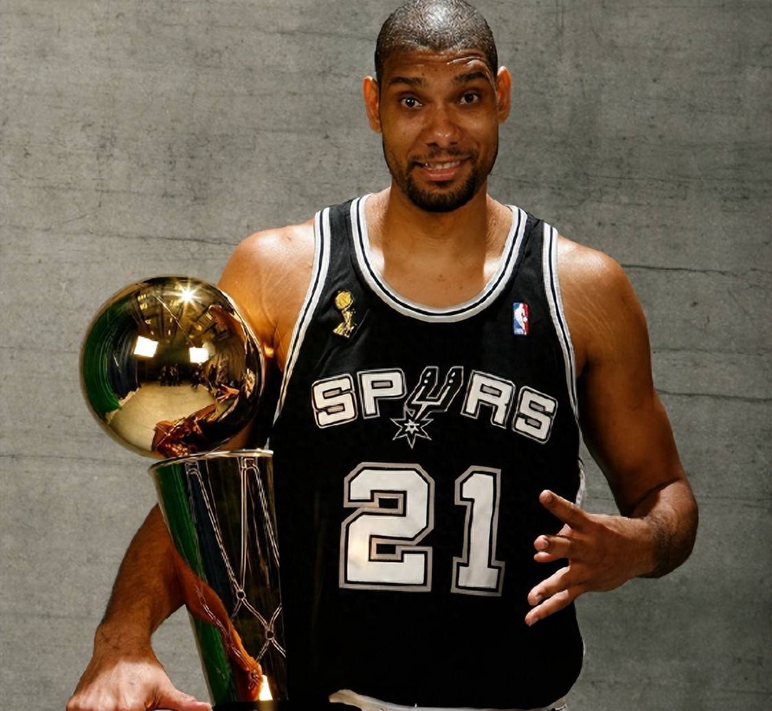 2025中乙官方最佳球员候选：彭啸、费尔南多领衔（2025中乙最佳球员官方候选出炉：彭啸、费尔南多领跑）