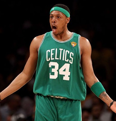 热议国足选帅：本土教练是陪标的；选土帅洋帅都是领导一句话（国足选帅引发热议：本土教练被指成陪跑，土帅洋帅归根还是领导说了算）